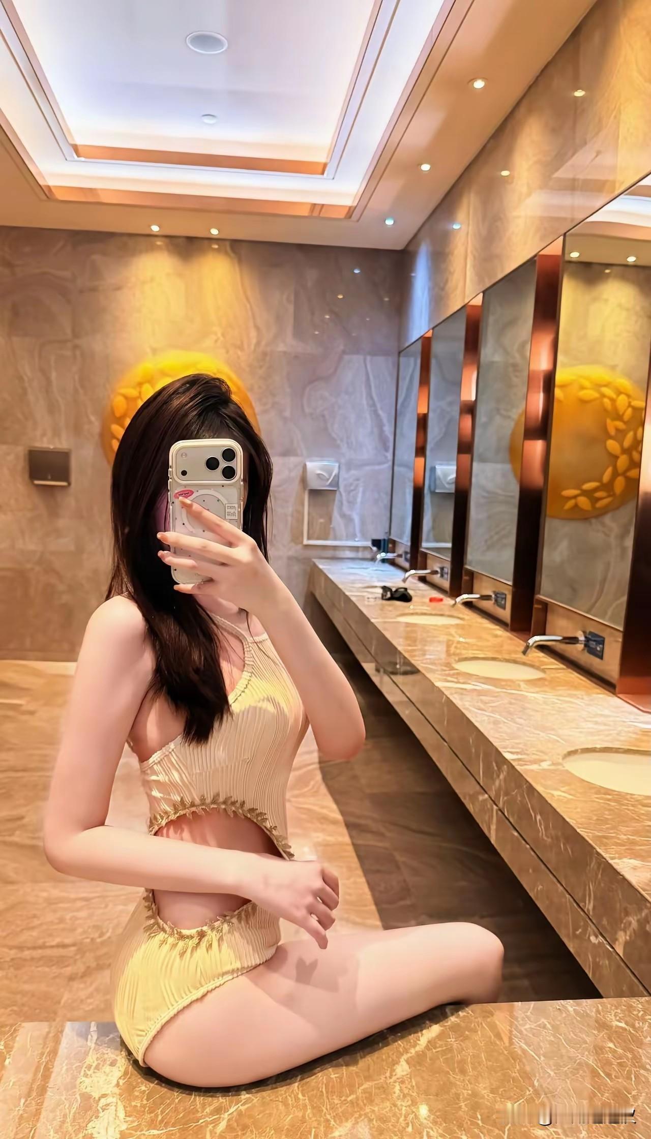 天南地北大拜年还是游泳健身舒服！