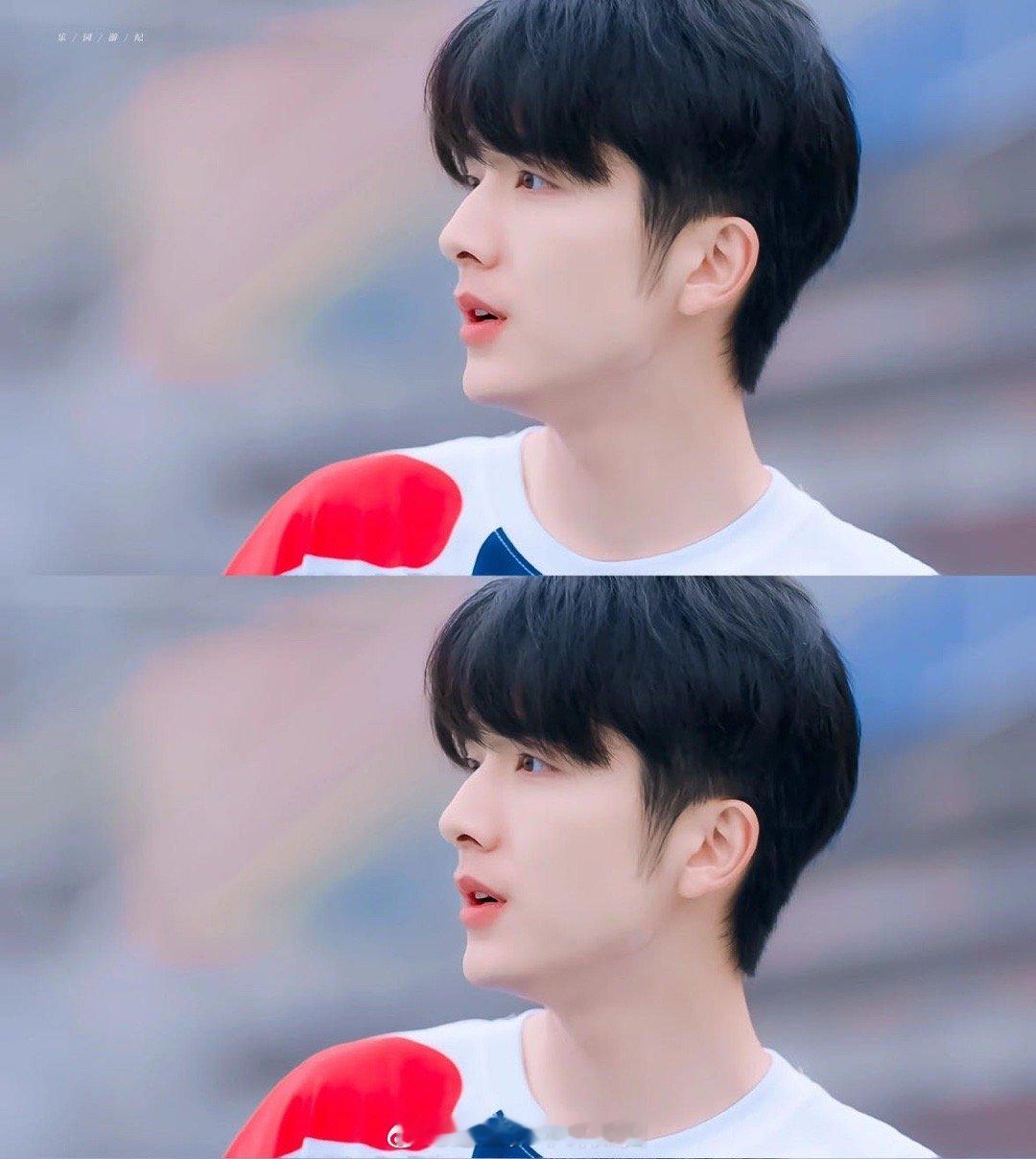 每套制服穿在张新成身上都是不同的美味！校服是少年感，冰球服是运动感，赛车服是荷尔