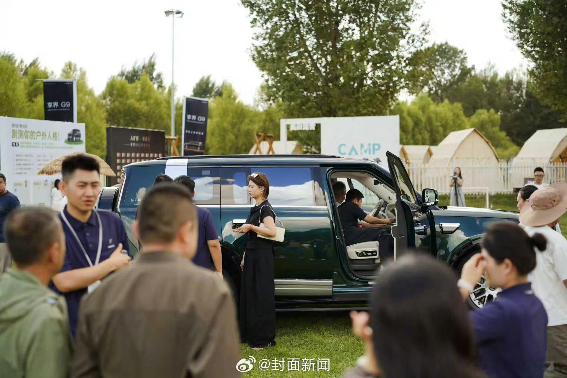 享界G9试驾排队排麻了看着享界G9试驾排起的长队，足以看见市场对于国产科技硬派S