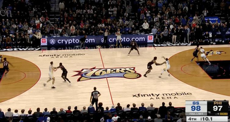 世界性难题再现，勇士边线球失误被VJ抢断，随后被VJ补篮绝杀。最后勇士仍有机会，