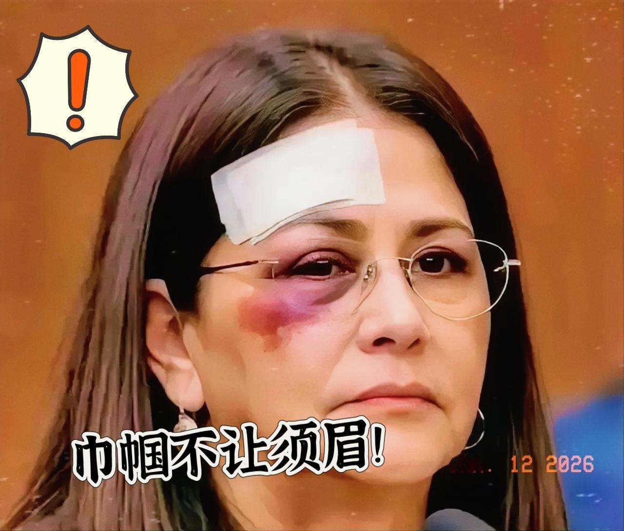 盯着那双通红的眼睛看了许久
心里泛起一阵寒意。
真佩服！[赞]

这就是所谓的“