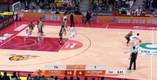 徐杰奎因复出状态好：徐杰三分球准，奎因数据很全面

广东上半场43:38领先浙江