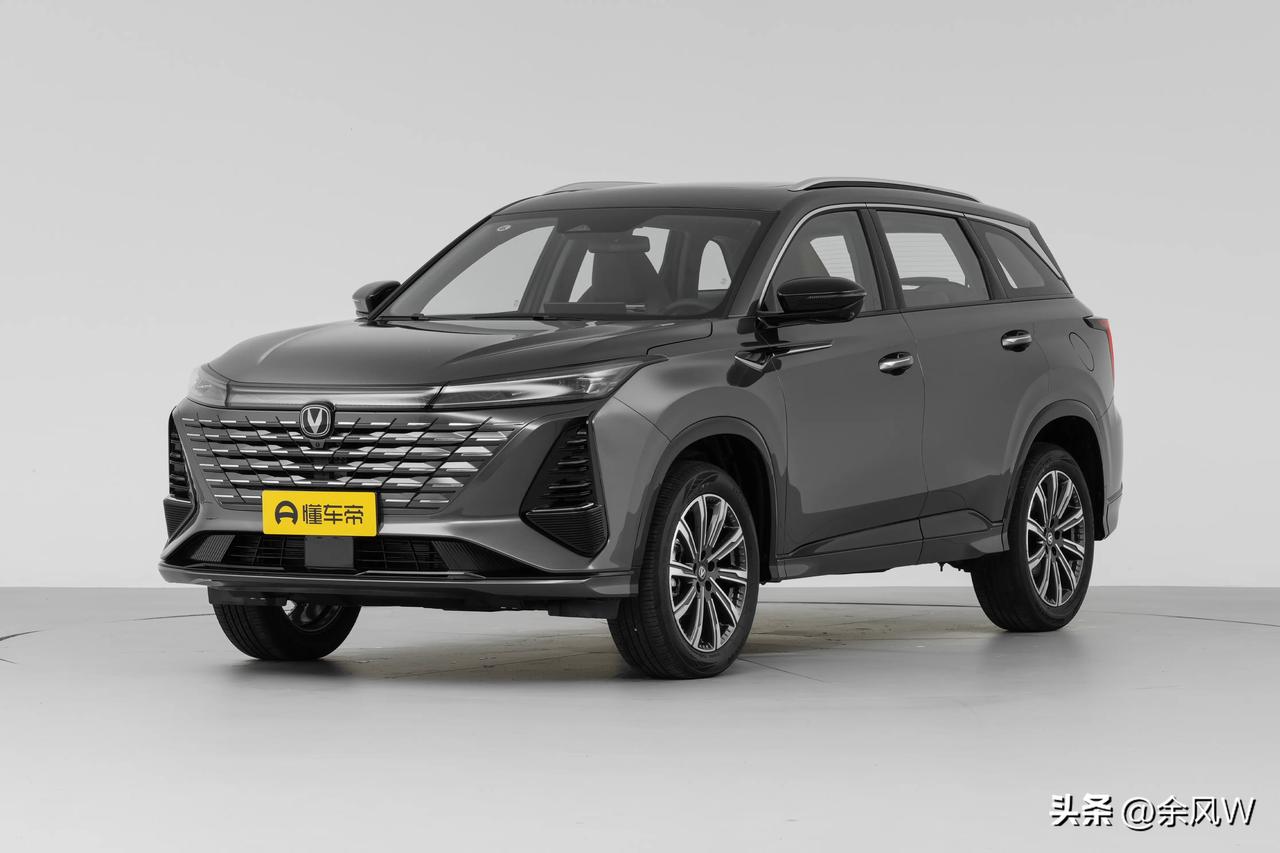 单纯跑高速，多数情况下轿车更舒服、更稳、更省油。轿车重心低，风阻小，变道和高速巡