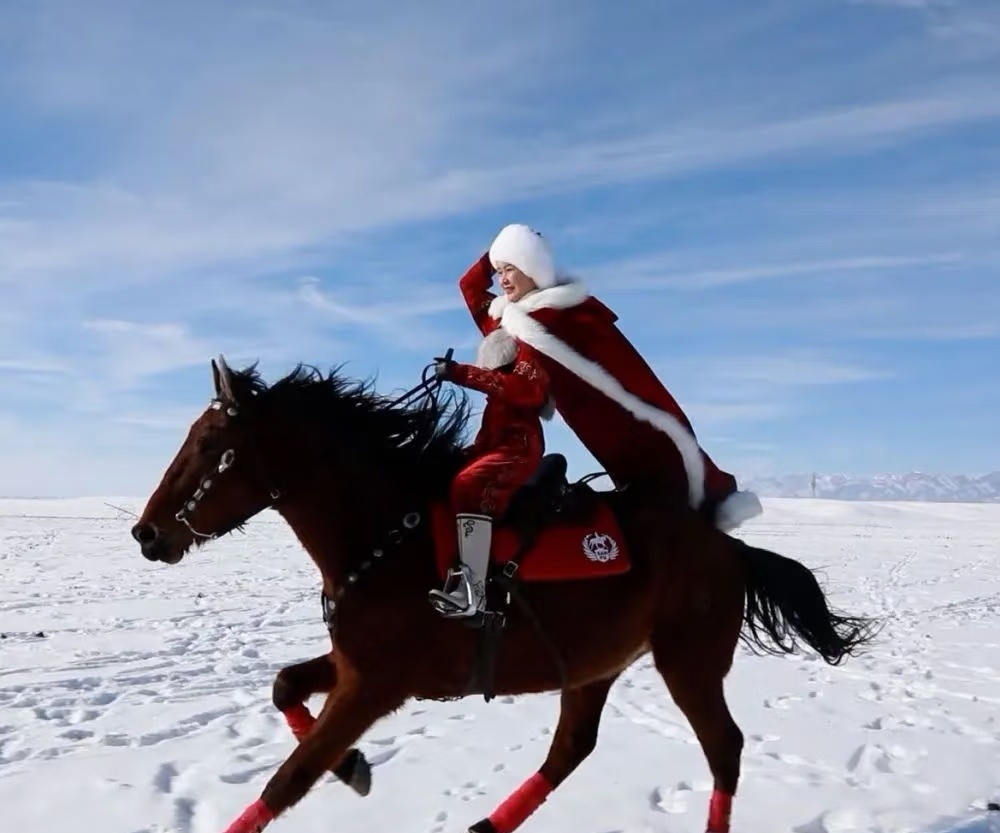 官方回应贺娇龙被传去世希望贺主任能转危为安还有作为新闻三要素，在时效性之前应该是