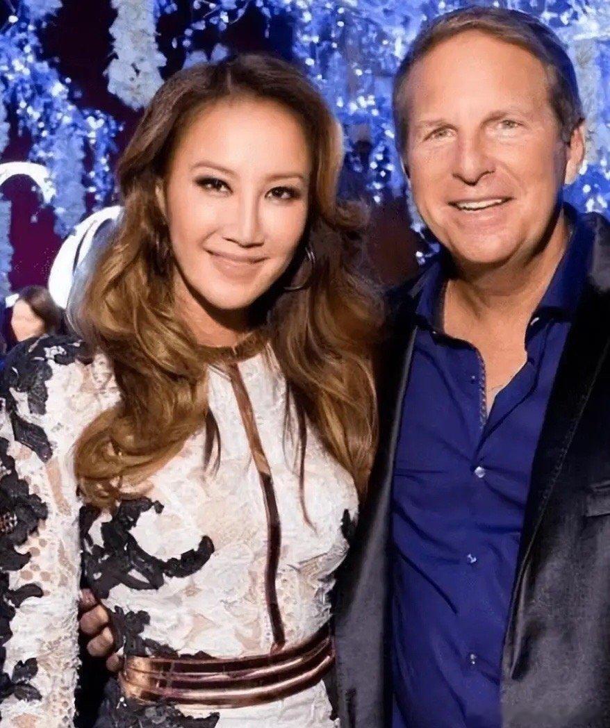 #李玟遗产都留给妈妈#李玟轻生，在浴室的水槽旁边，发现了带血的指甲钳！还好，她在