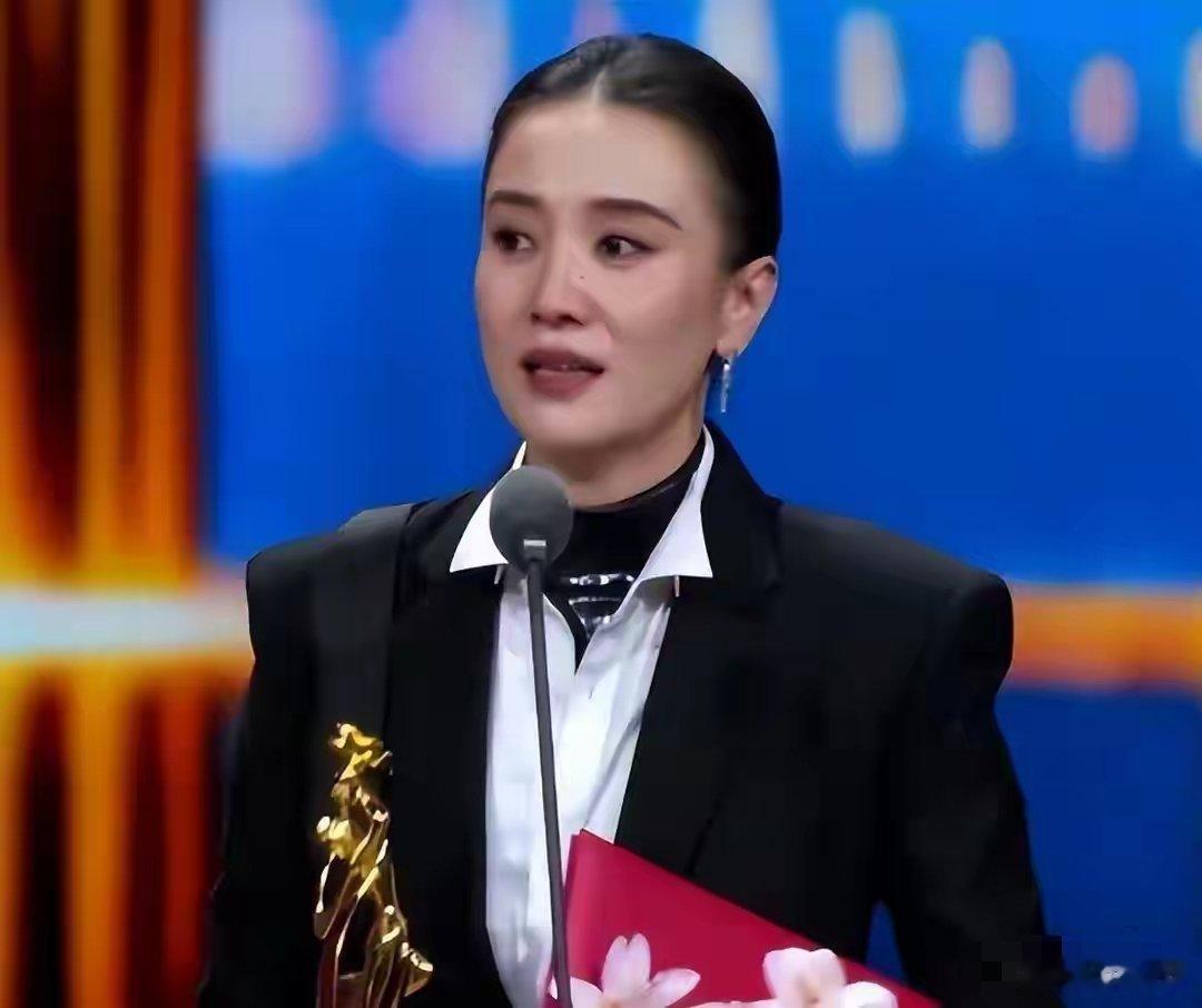 里子面子丢尽了，宋佳获奖不到24小时被孙俪"打脸"，体面被踩稀碎 ​​​