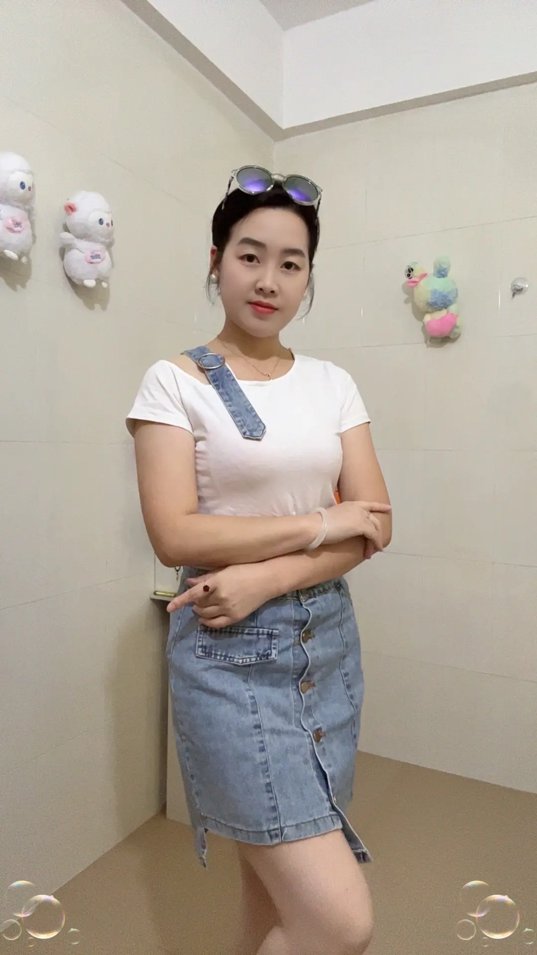 喜欢一个人就是这样，想念的时候，看上一眼，心里就会觉得很暖，牵挂的时候...