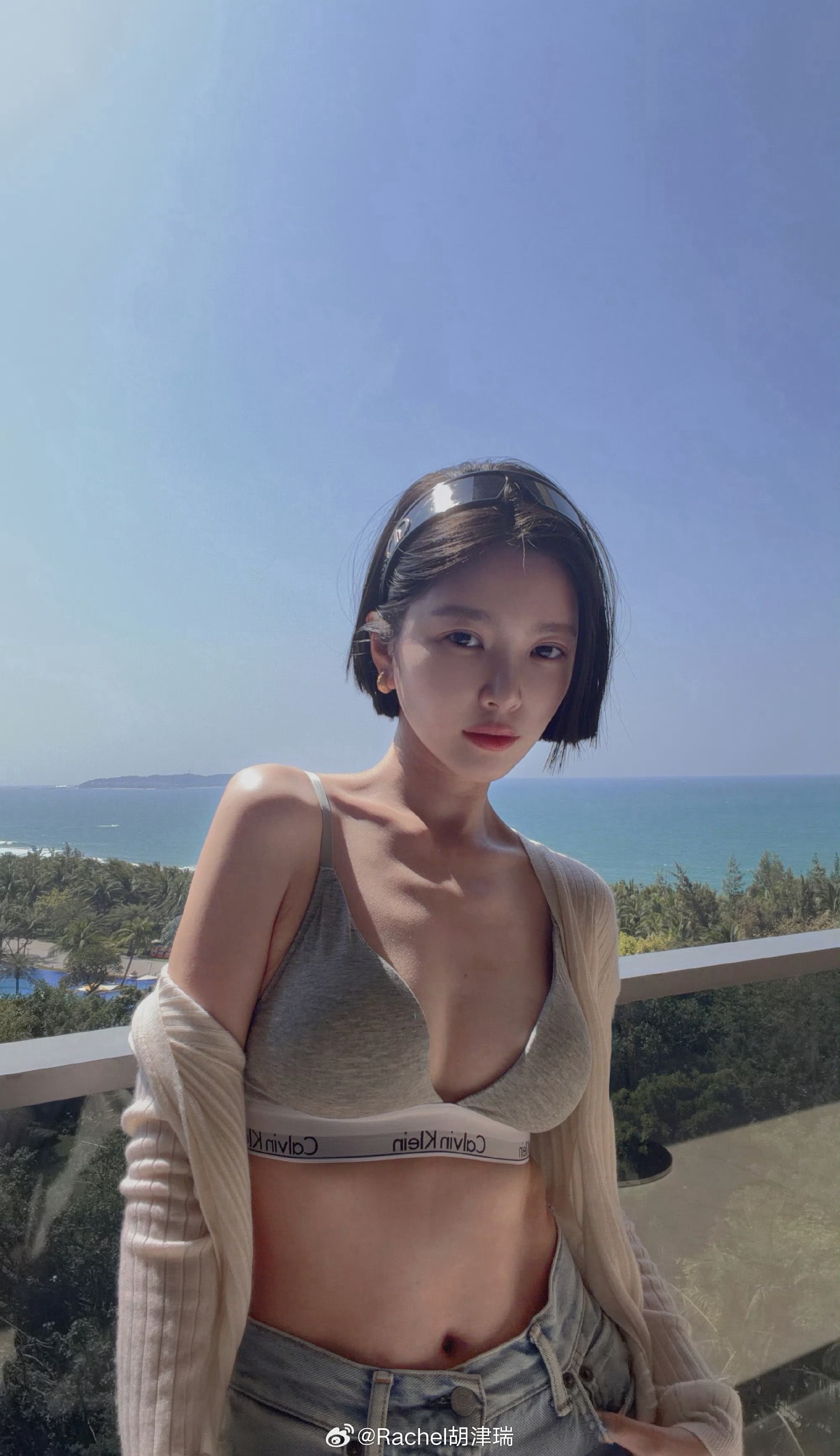 王灿回应海边穿搭被指擦边只是分享度假日常，就被贴标签、造黄谣，未免太苛刻。妈妈也