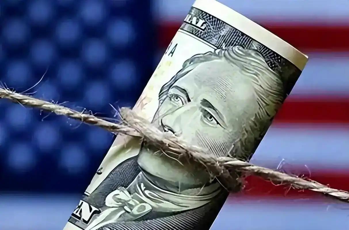 为何中国不能一下把美债全卖了？就这么说吧，中国今天敢全抛售，明天中美就有可能开战