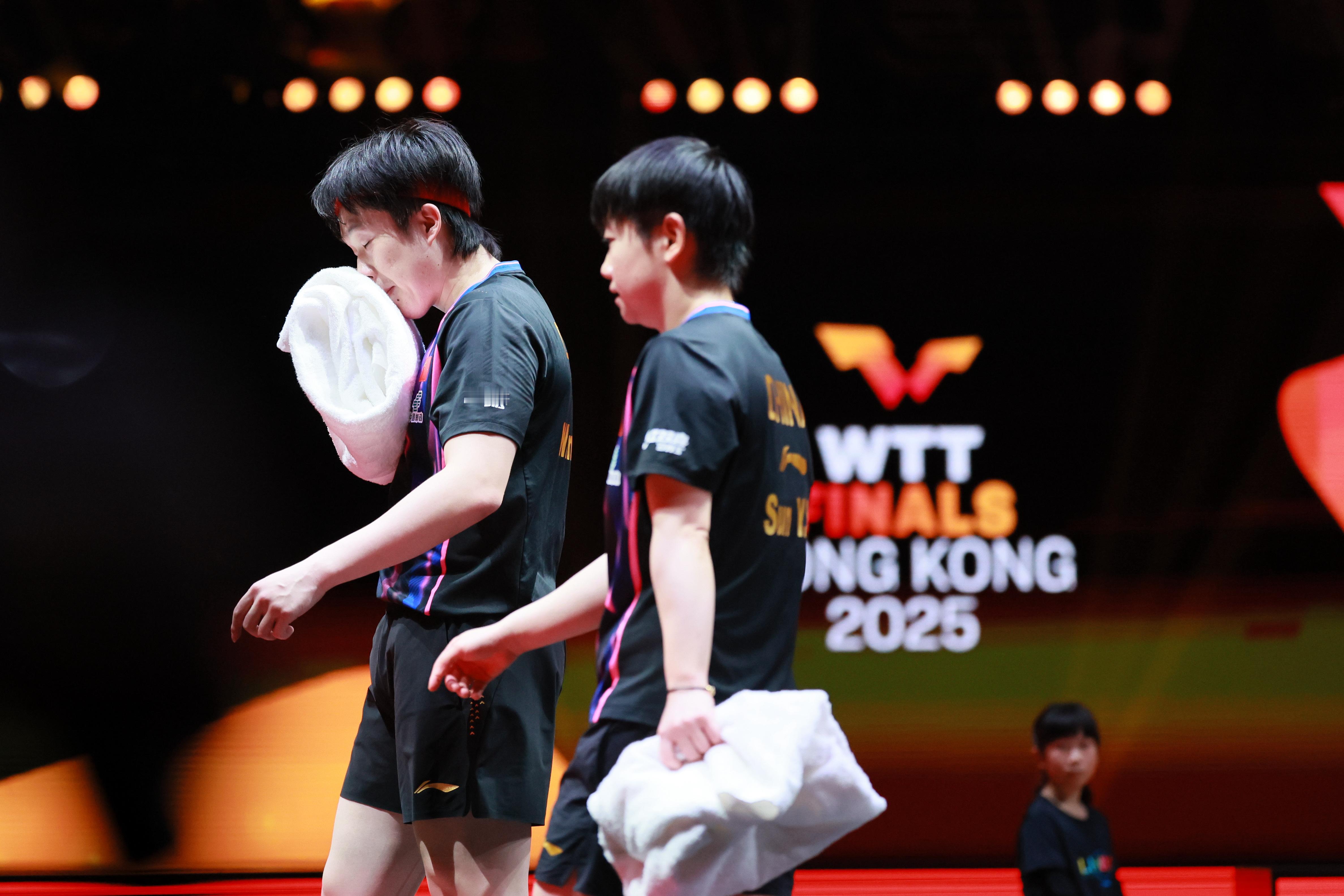 王楚钦孙颖莎vs黄镇廷杜凯琹WTT香港总决赛2025 20251213｜香港总决