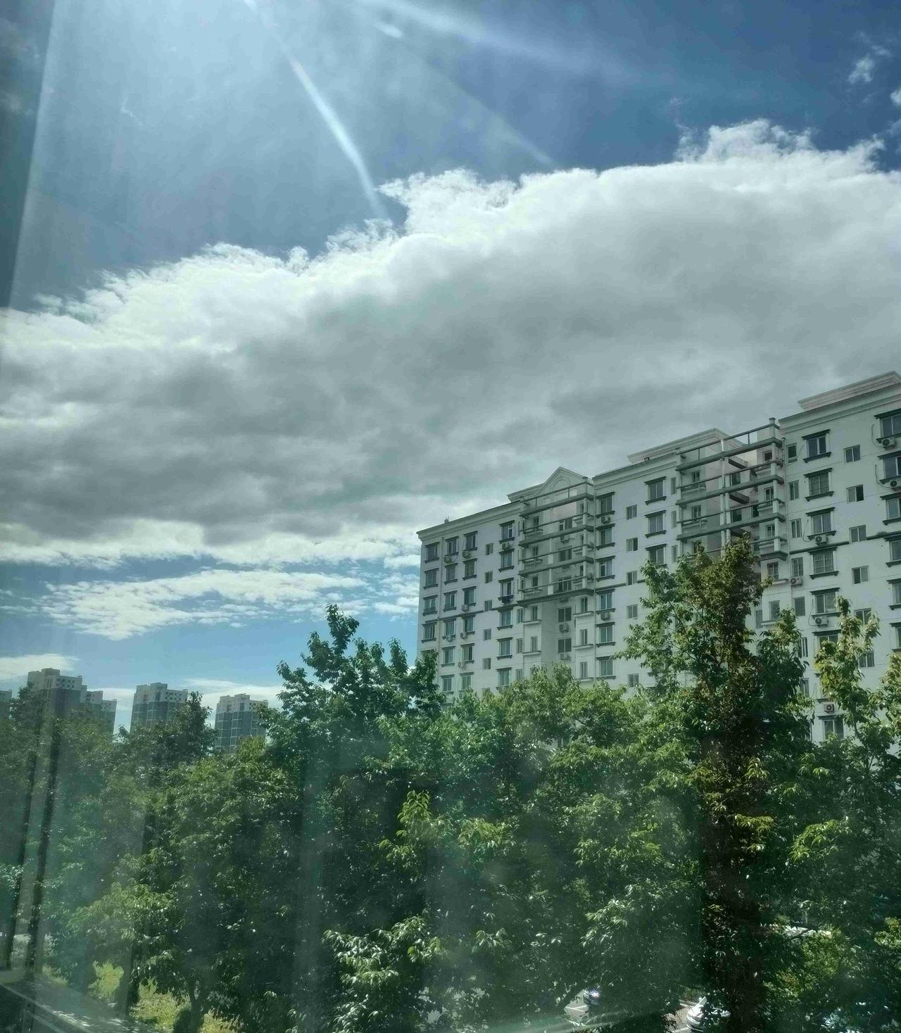 我的今日状态：😁轻松愉快
我这里的天气：☀️晴天