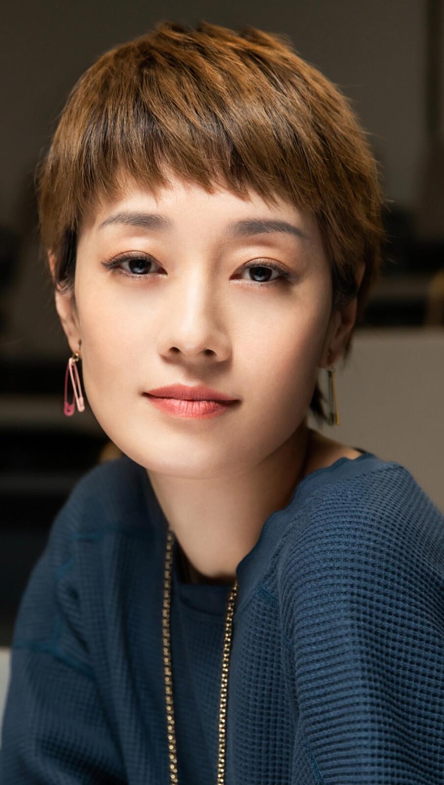 演员马伊琍说：“我刚大学毕业的时候，有个剧组找我，试完镜后，制片人跟我谈话，谈到