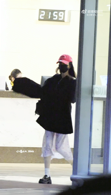 杨幂清唱讲真的这是今天看到的阿拉小幂，已经把我萌晕了