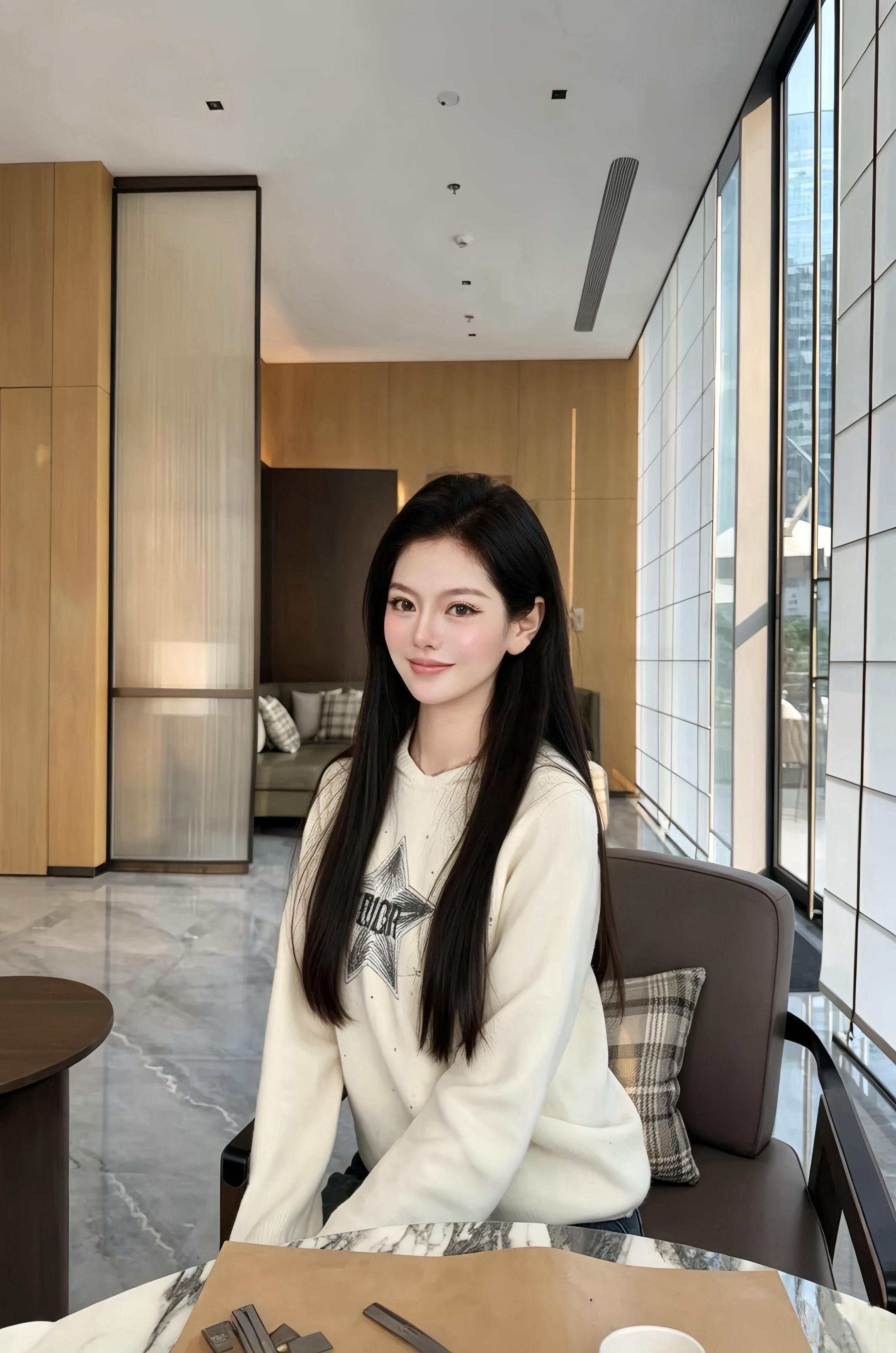 当你开始相信因果 你就不想参与复杂的生活 保持干净的磁场 是很大的福报.