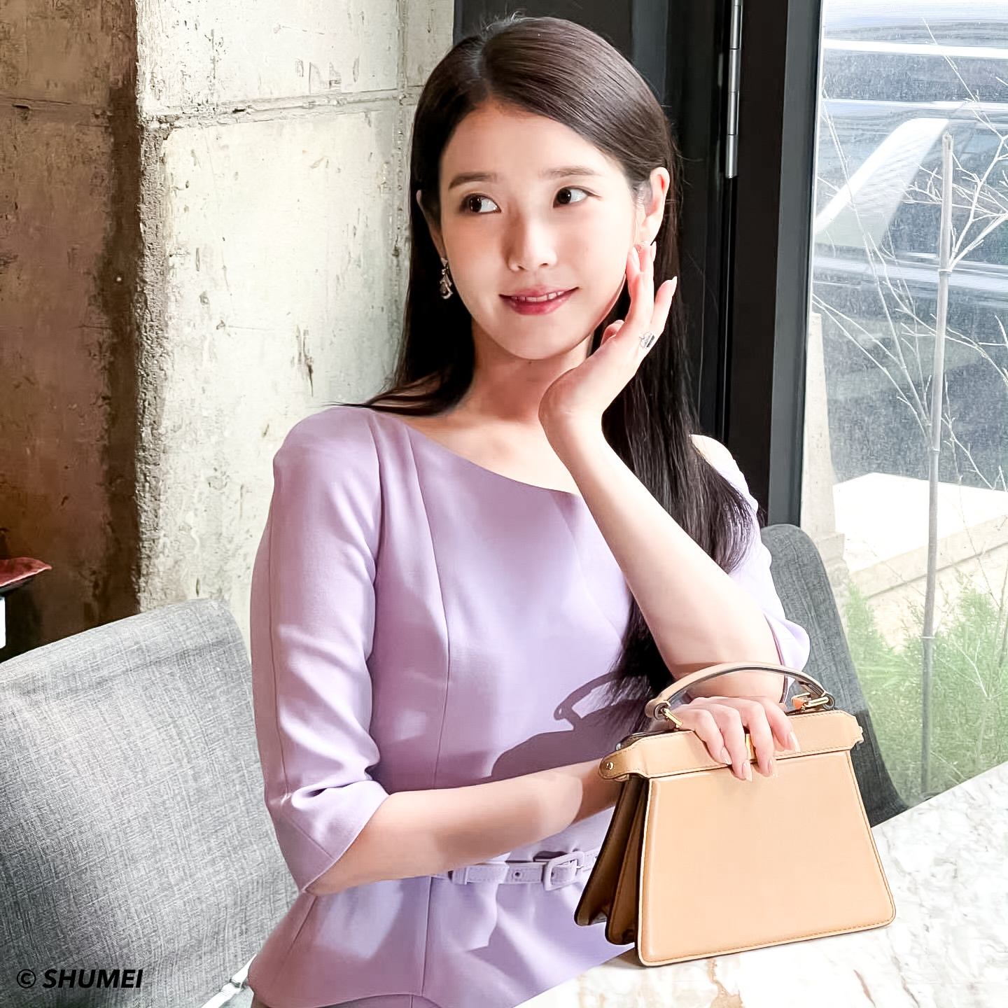 IU[超话]  💜iu韩国第一女solo 头像➕壁纸自修 | IU ​​​
