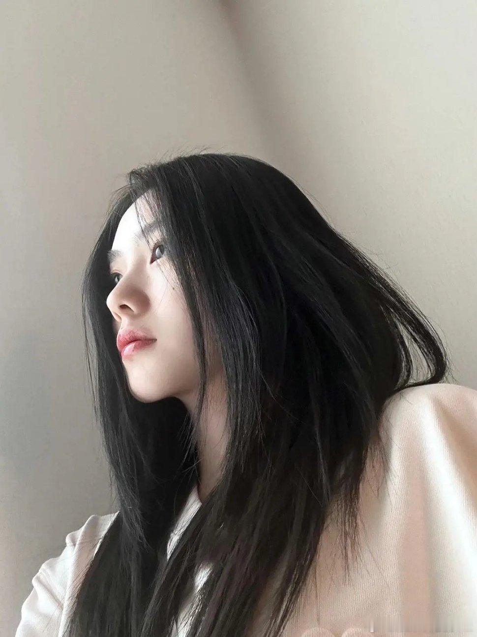 刘浩存的这种照片是怎么拍出来的，高清磨皮又能看出来妆感 ​​​