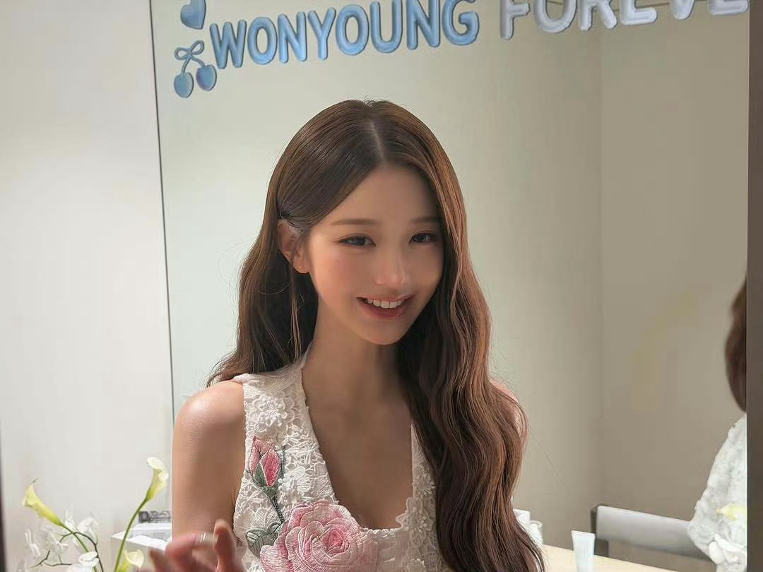 掰她小兔牙 