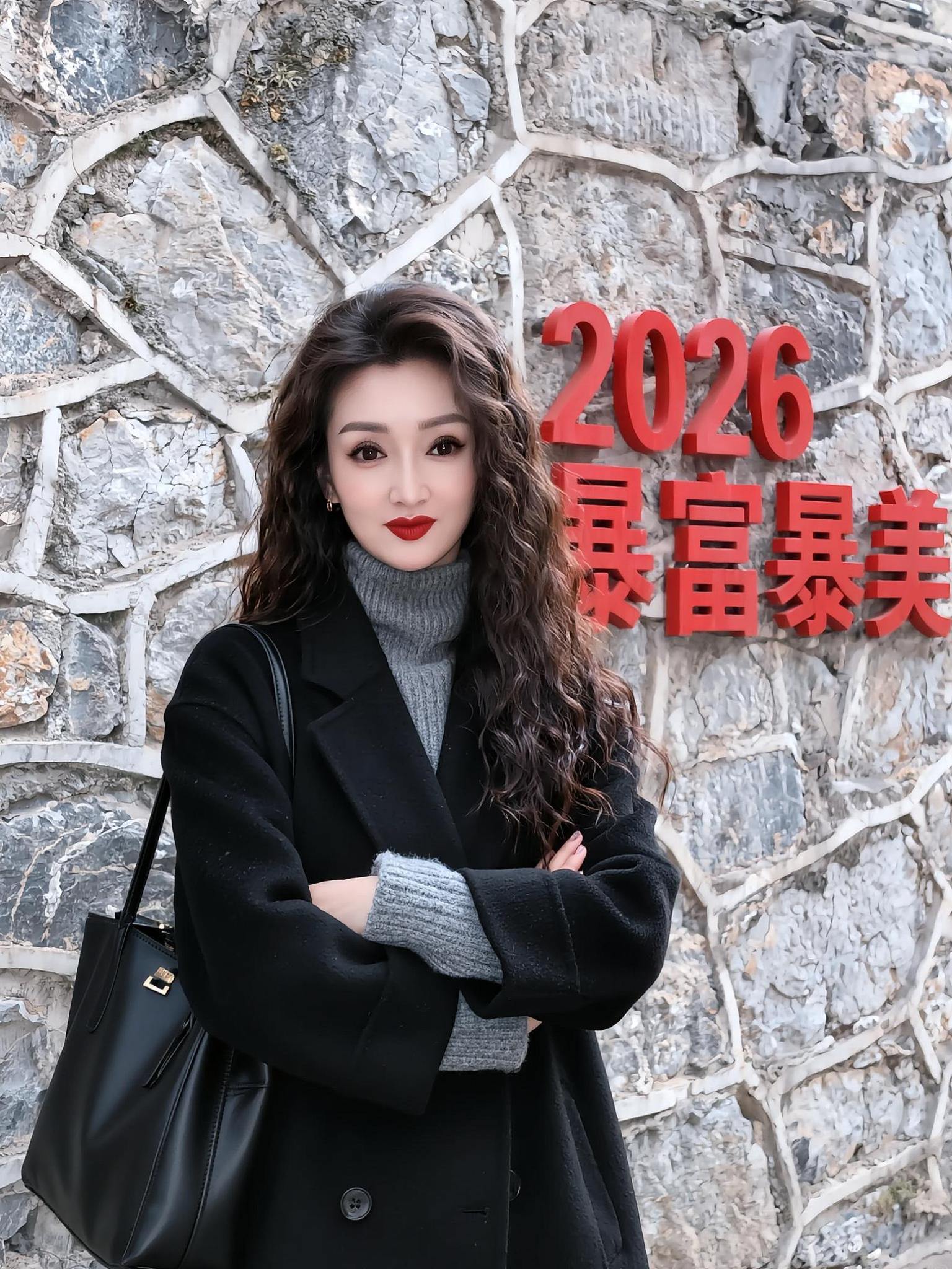 讲理的嘴赢不了胡搅的嘴，就像清醒的人劝不醒装睡的人……