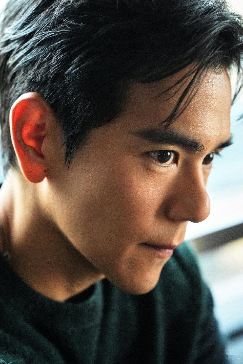 艾伦说哄睡彭于晏很幸福 谁被艾伦彭于晏的互动笑晕了！一句哄睡彭于晏很幸福直接引爆