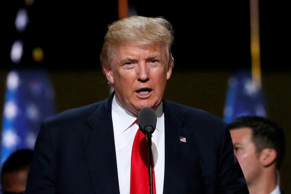 特朗普亲自回应晚宴枪击事件是否是自导自演？

当这名嫌疑人落网后，他留下的笔录不