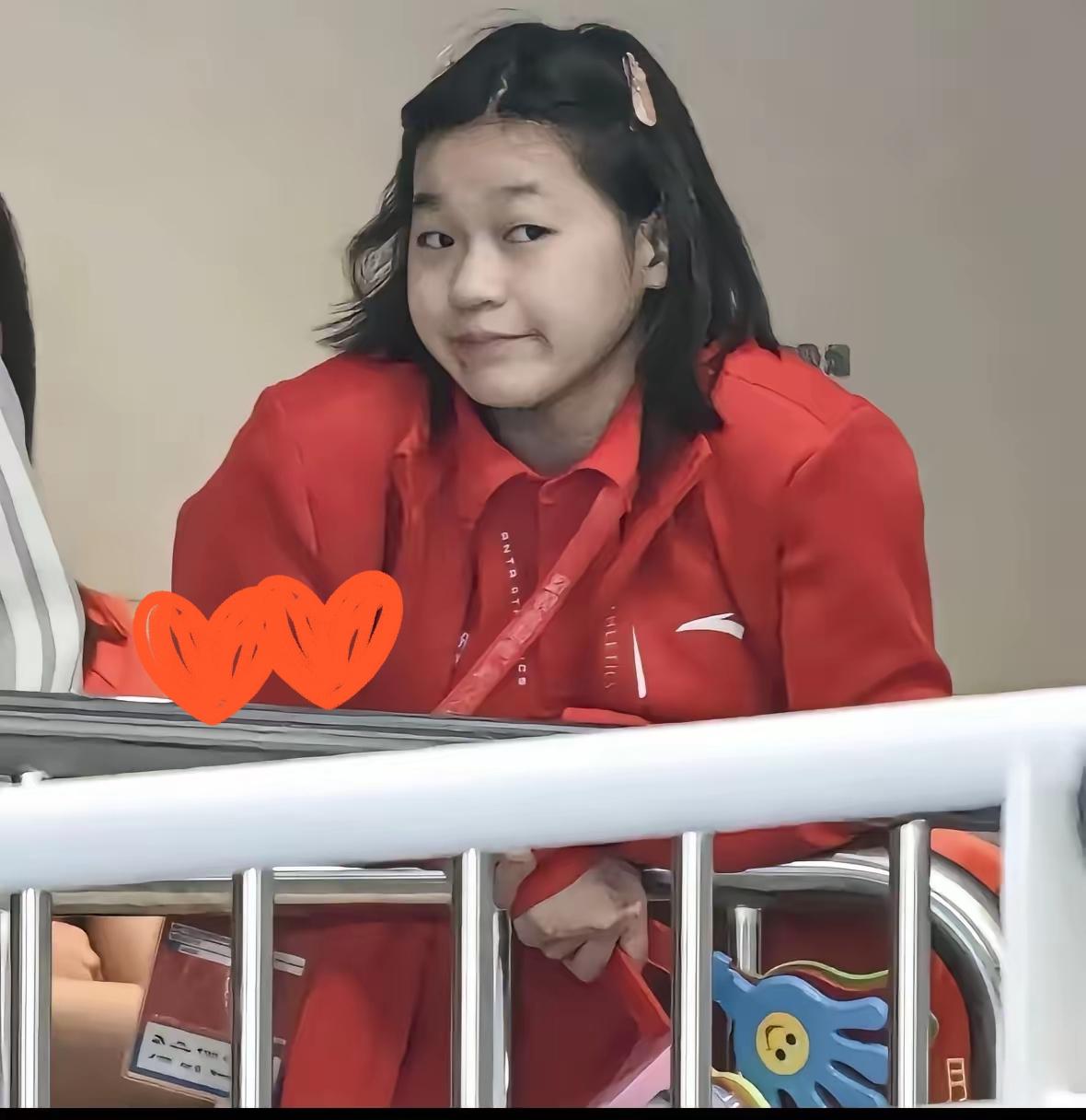 大家都没想到吧？
全场最受关注的人，居然是获得第五名的全红婵！

或许没有人会想