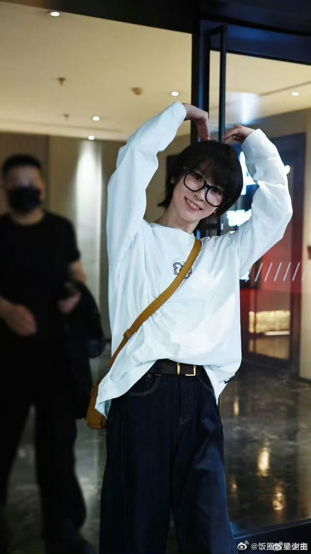 谢楠发芒果跳刀马乘风2026 谢楠真的好宠粉！听到喊跳就跳，发芒果一点不吝啬！ 