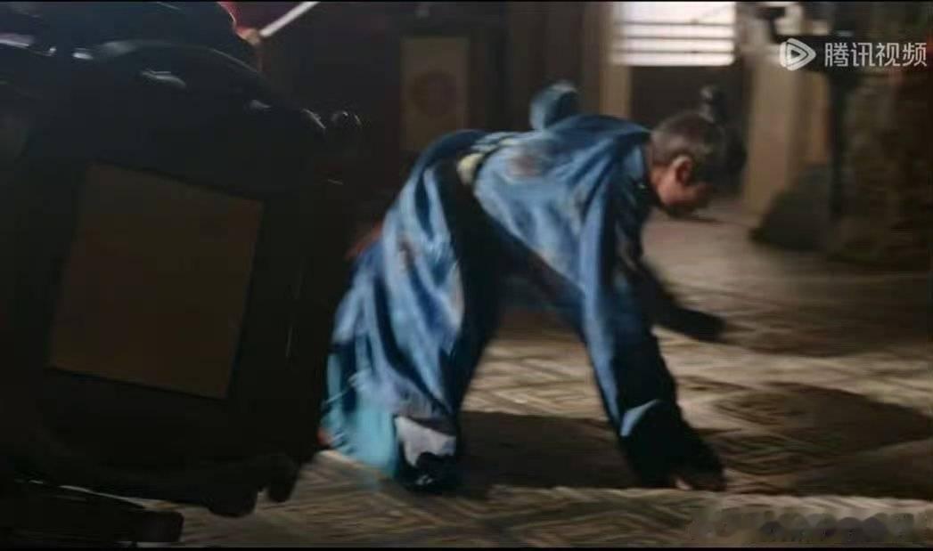 白鹿 喝茶替身哎呦，秤砣这么在意白鹿也正常，哥哥一湖再湖，粉丝一氵再氵，流量这个