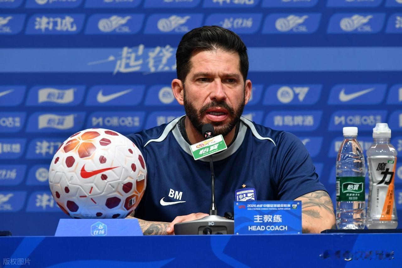 客战天津，莫拉要拿3分！
今天下午，武汉三镇客战天津津门虎赛前新闻发布会举行，武