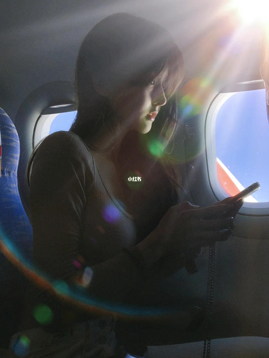 飞机邻座的大波浪姐姐…