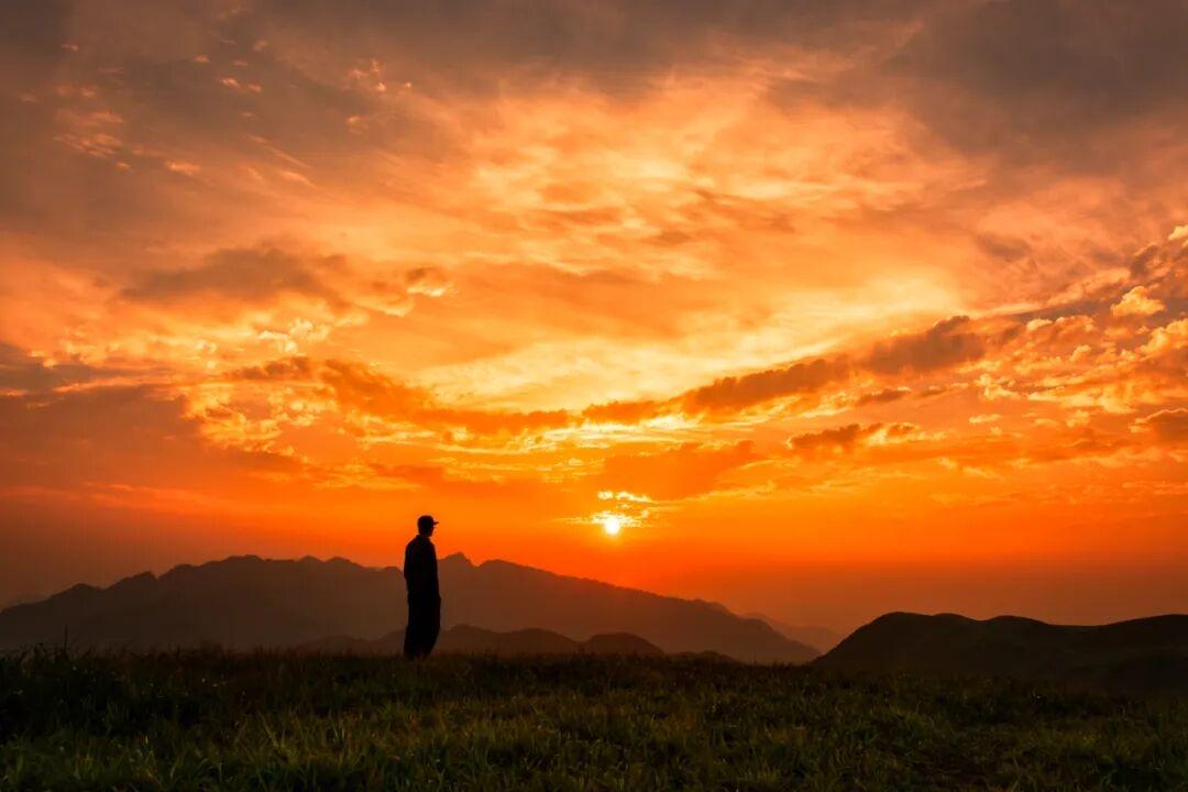 【04.07修身心语】
您好！
不撞南墙不回头的固执并不是优点，在牛角尖中转弯才