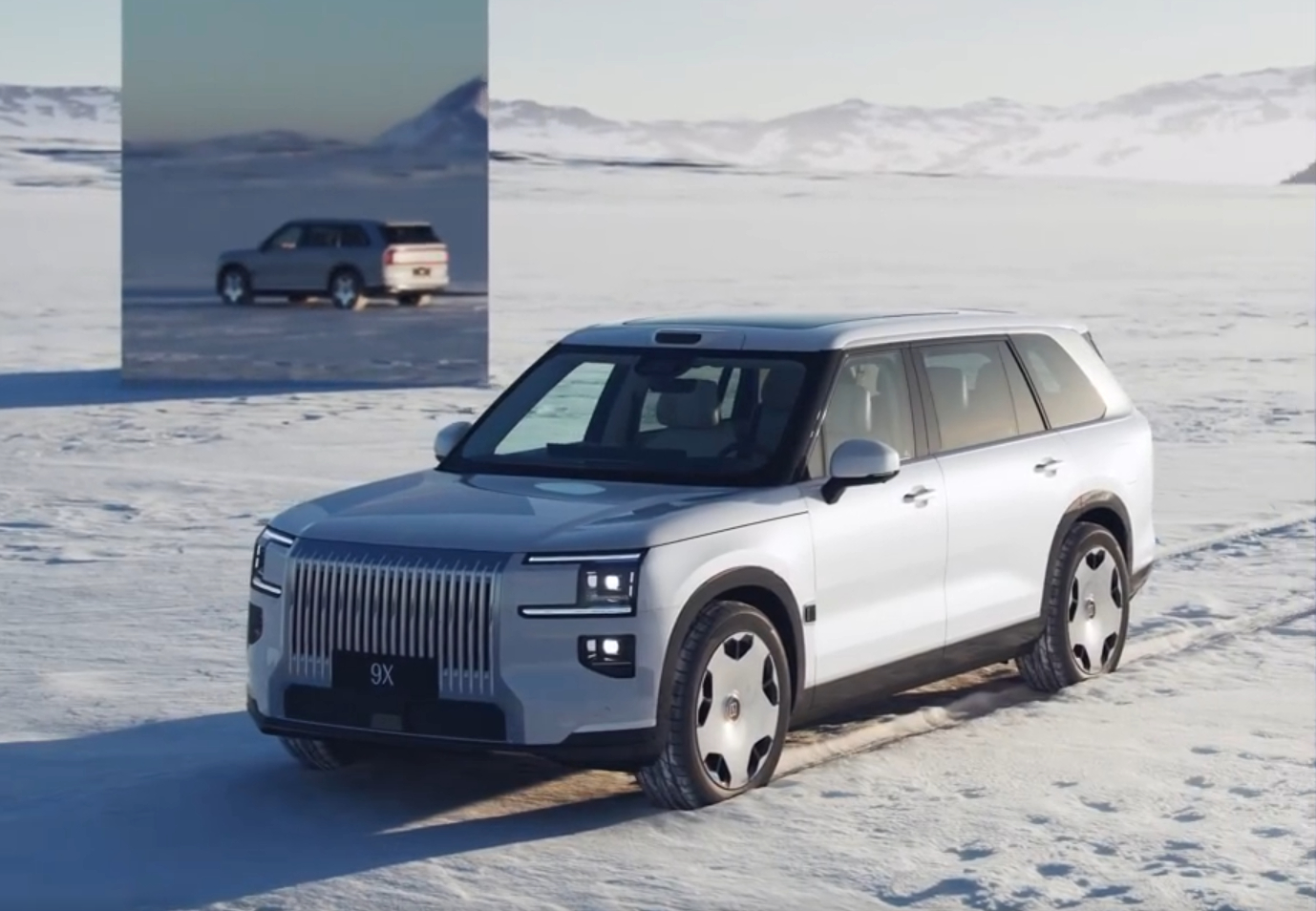 极氪 9X 以全球超豪华 SUV 新旗舰的身份亮相，外观霸气，很是亮眼～ ​​​