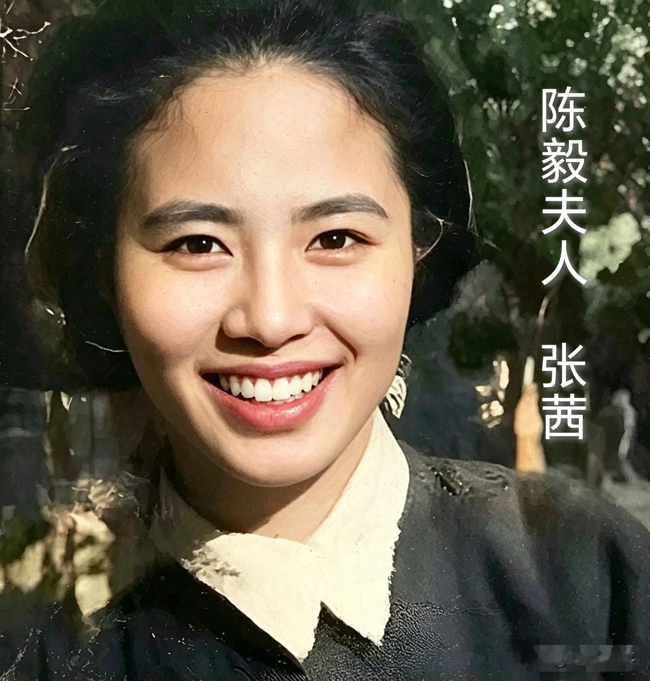 一组将军夫人的照片，她们当年也是貌美如花，为了革命事业，不顾腥风血雨，勇往直前！