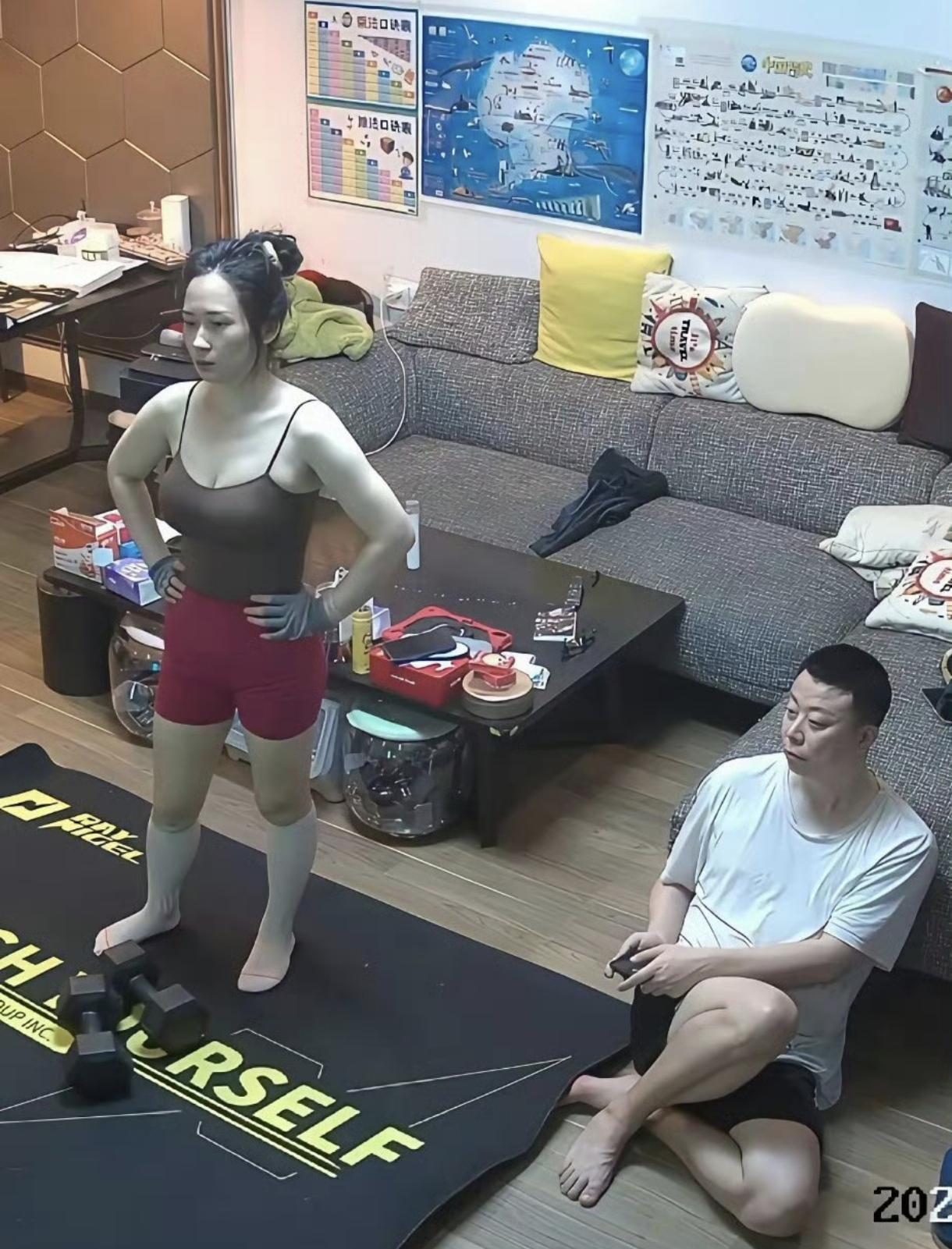 很好奇，老婆努力健身，这大哥怎么看都不看一眼