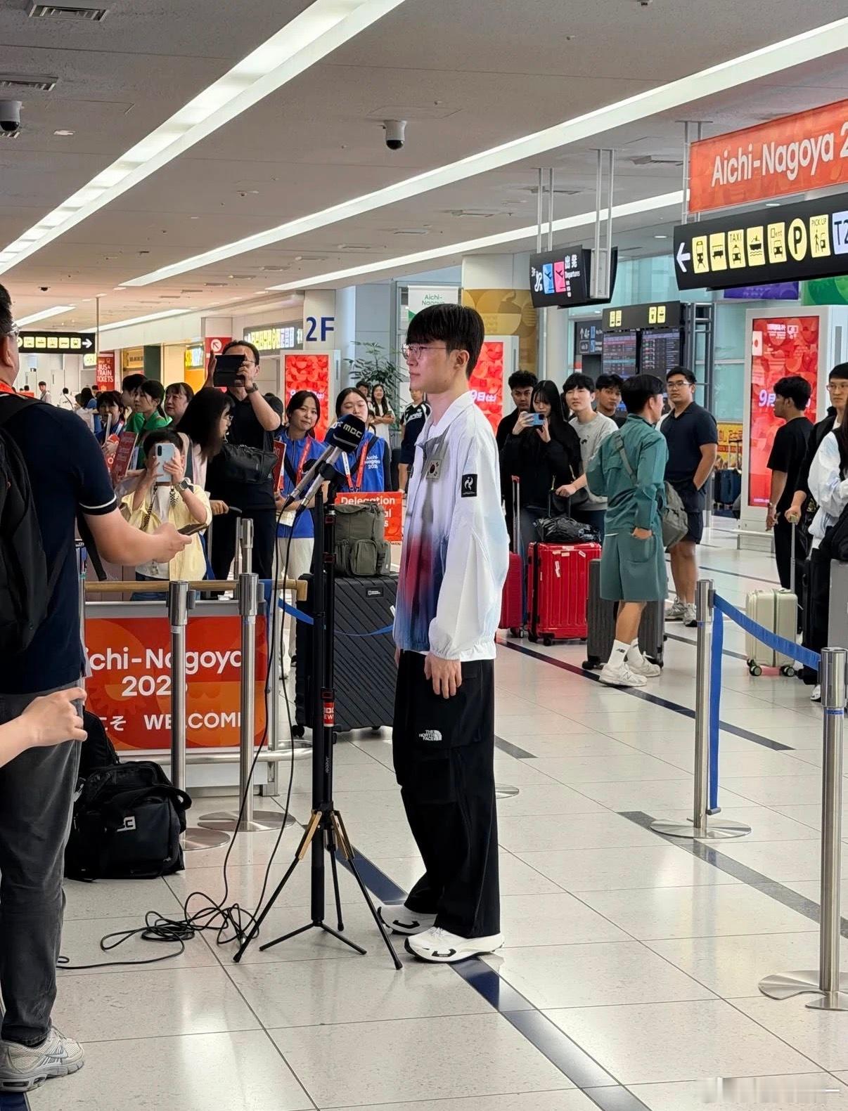 离开T1才发现外面没有风 没有雨 没有压力 没有卡车 没有九龙拉棺 有的只有更加