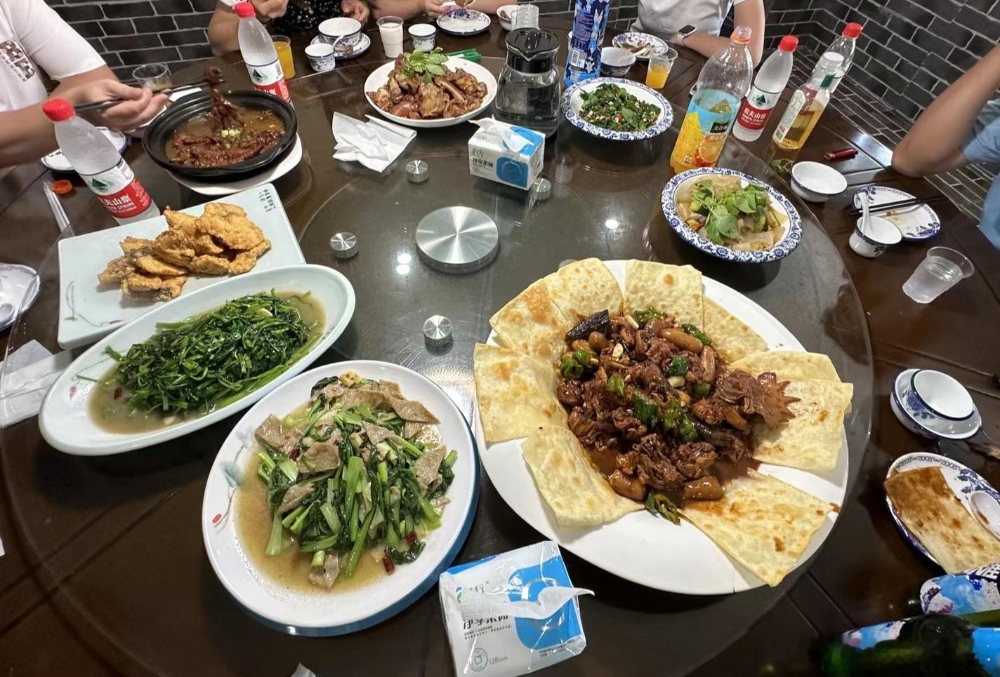 明天就是周末啦，大家今晚准备吃啥呢？ ​​​