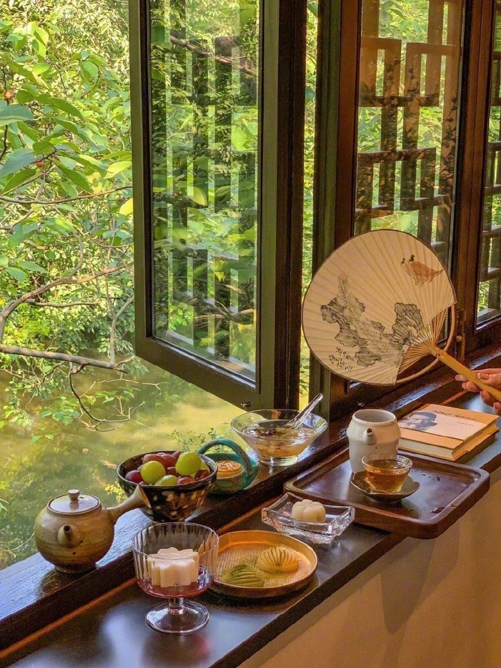 一个人在精神上足够成熟，能够正视和承受人生的苦难，同时心灵依然单纯，对世界仍然怀