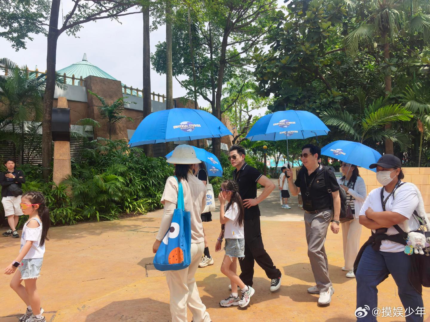 新加坡环球影城偶遇郭富城一家郭富城一家游新加坡环球影城新加坡环球影城偶遇郭富城一