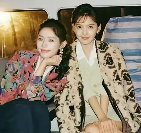 演员林允说，我原名费霞，父亲是一名普通的搬运工，1996年我出生在浙江湖州的老城