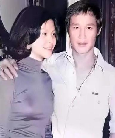 1988年，警察从陈惠敏的家中搜查出2支手枪，200发子弹，就在警察要将陈惠敏带