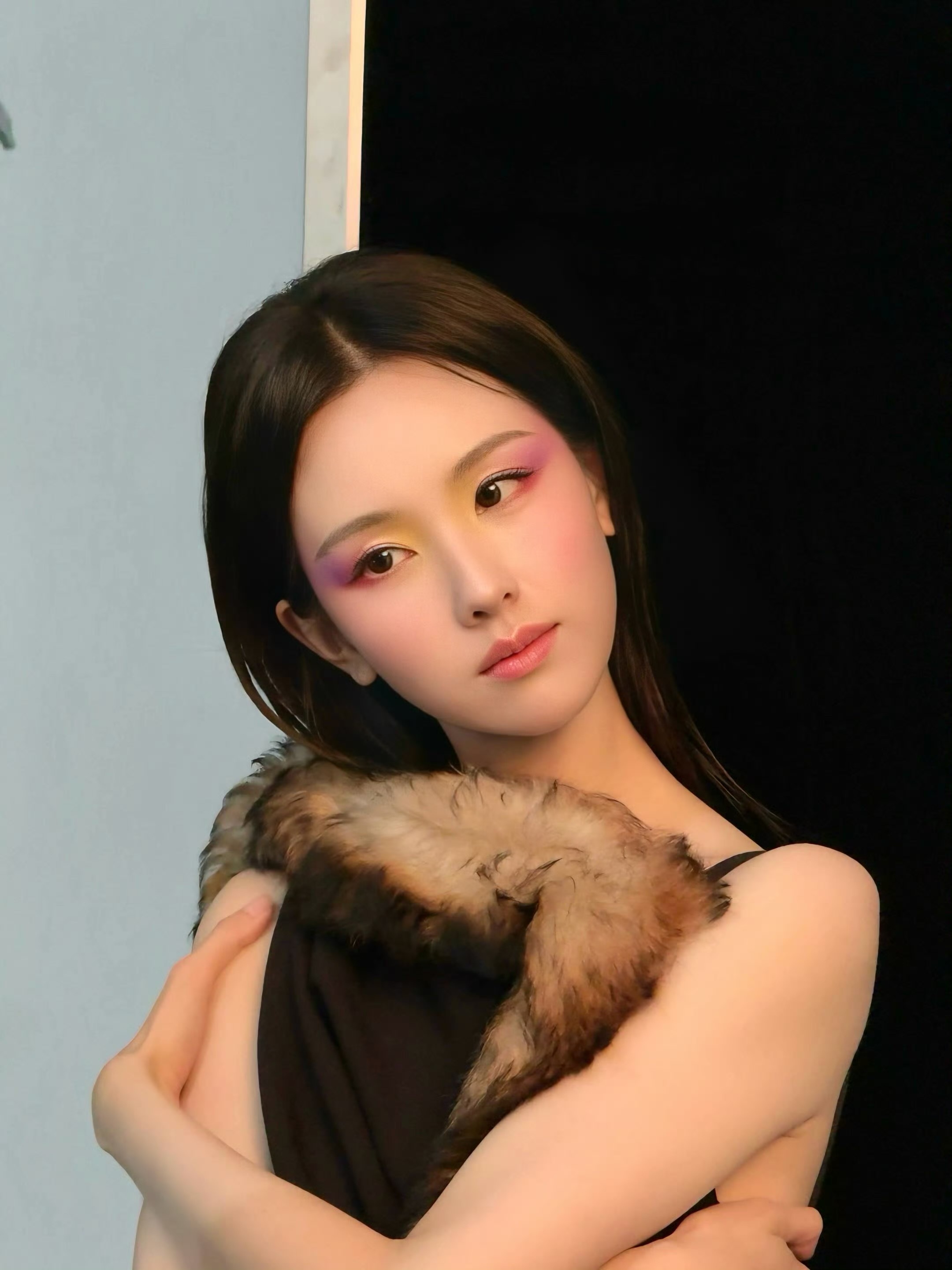 陈都灵的Cosmo拍摄花絮，时尚是一种天赋…