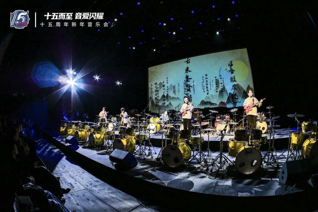 【鼓点敲响新年乐章！420颗童心在西安奏响冬日最燃节奏盛宴】聚高新创未来 咚！嚓