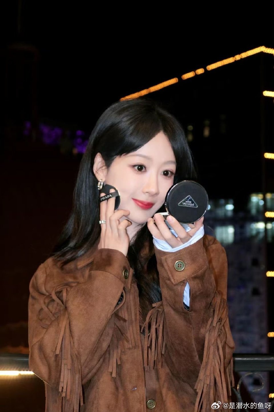 家业yz 杨紫李祯yz杨紫家业“被风拂落的信纸，星河拾起月倒映在海里，你来时满载