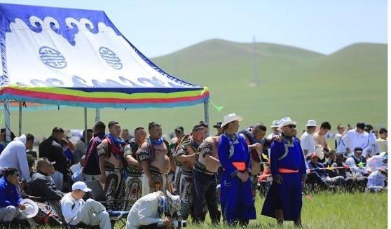 外蒙为何反华？如今宁可饿死也不向东大靠拢？很简单的一个道理，内蒙古的人就比外蒙古