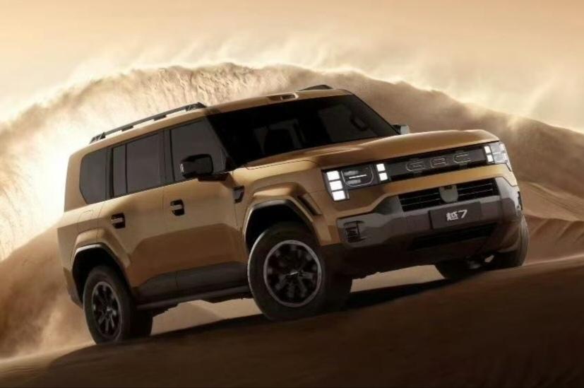 越7，广汽第一款方盒子。虽迟，但到。
​
我觉得不是越野车就能叫方盒子。它得看起