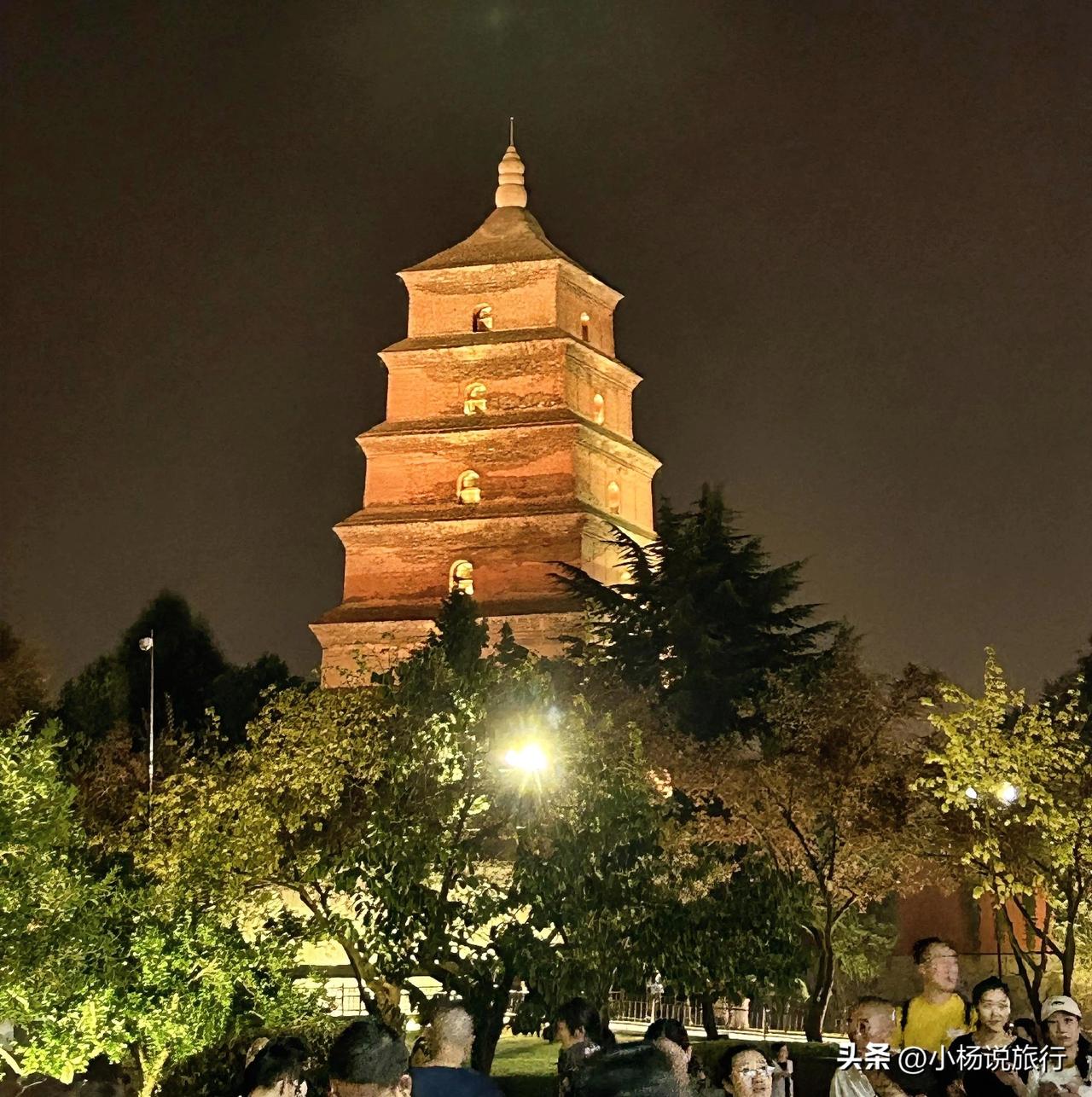 假如西安旅游有段位，你是哪一段？青铜或白银？
一，青铜：钟楼、大雁塔、回民街。主