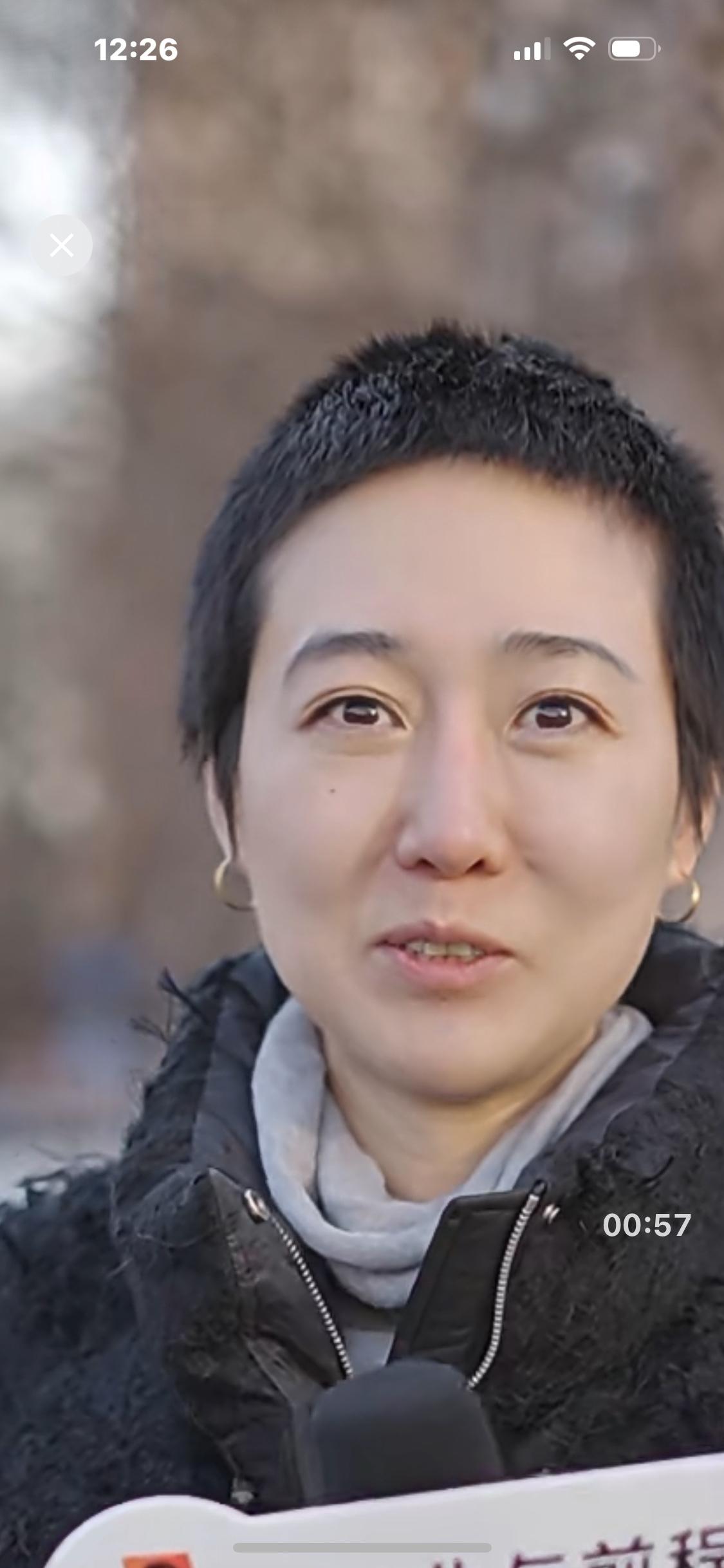 中央美术学院研究生毕业，年龄40岁，未婚女，哈尔滨人，现在已经失业了，后面很难再