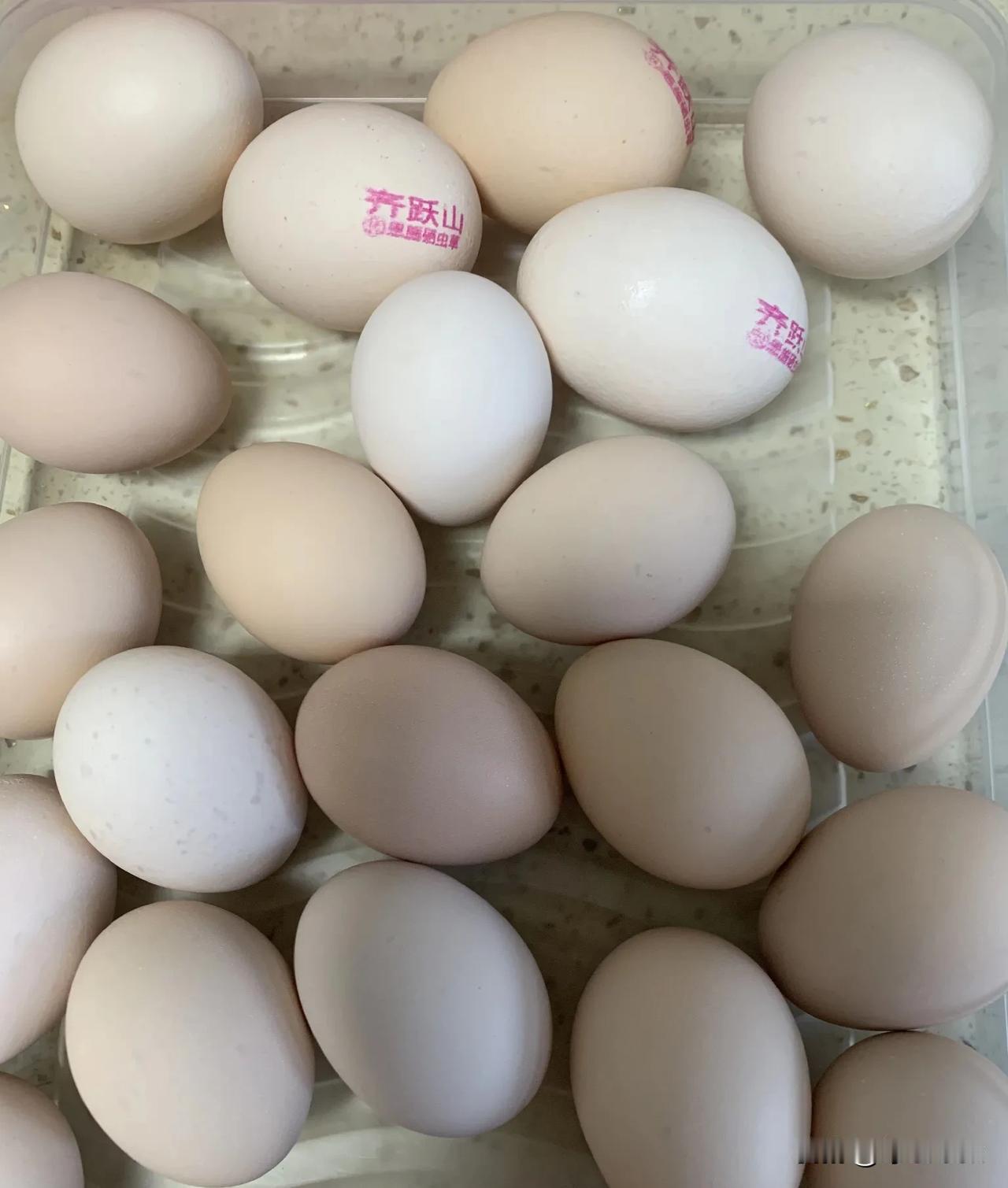 万万没想到，
“激素蛋”流入市场，
不过是一部分恶心商家为了销售自家蛋，自导自演