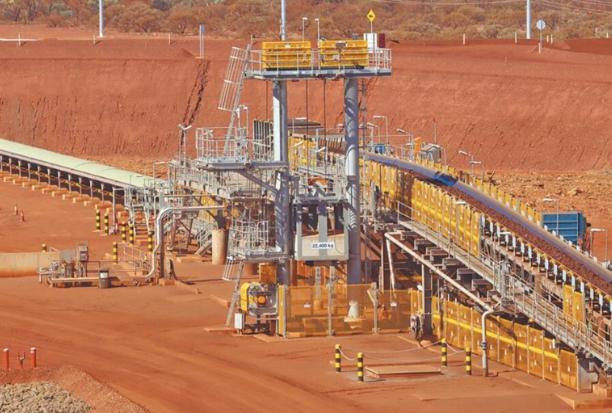 国运腾飞，谁也拦不住！30亿吨铁矿重出地表，美国媒体：中国即将改写全球铁矿版图！