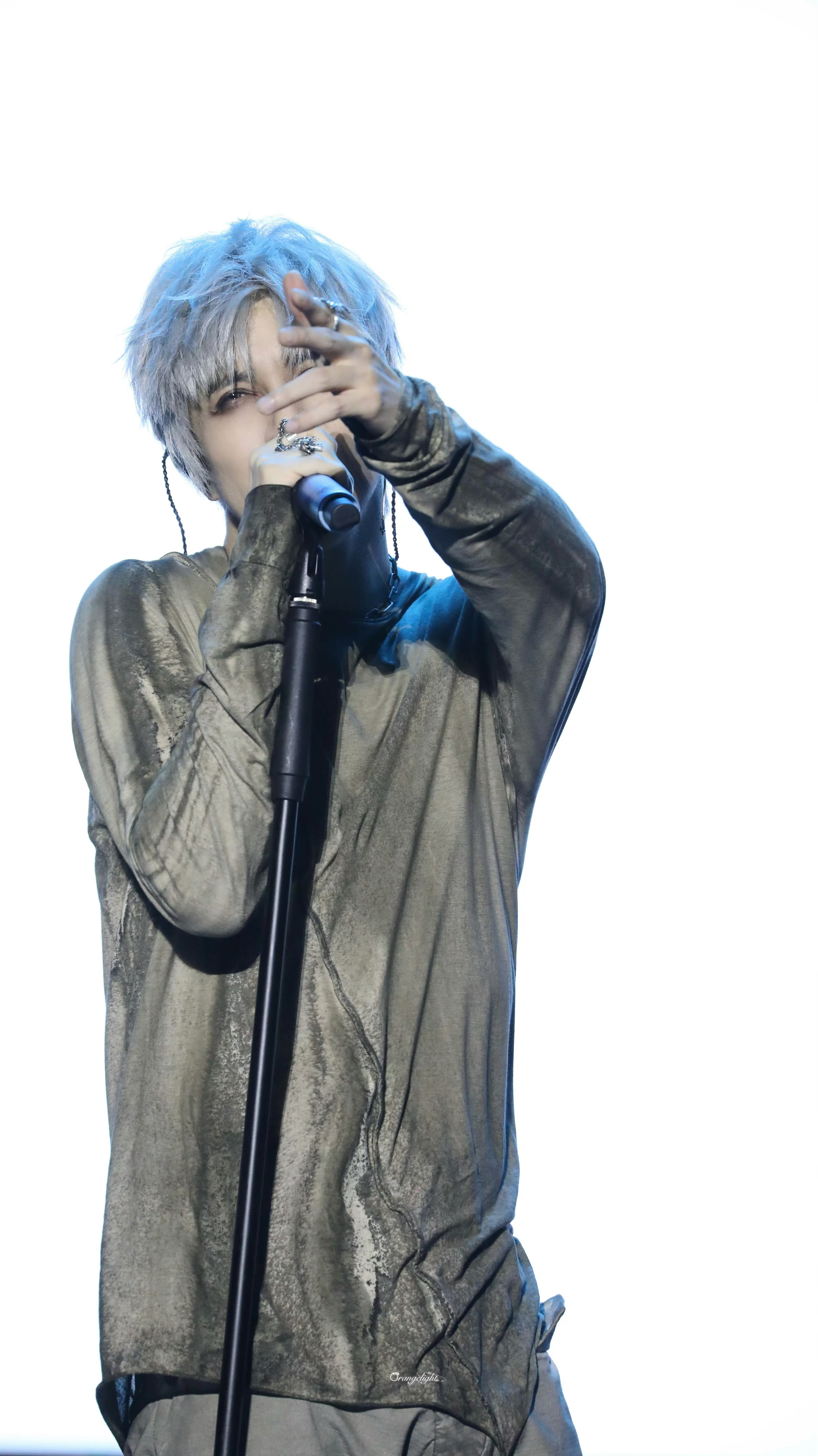 薛之谦银发 现在都流行老来俏了吗！ ​​​