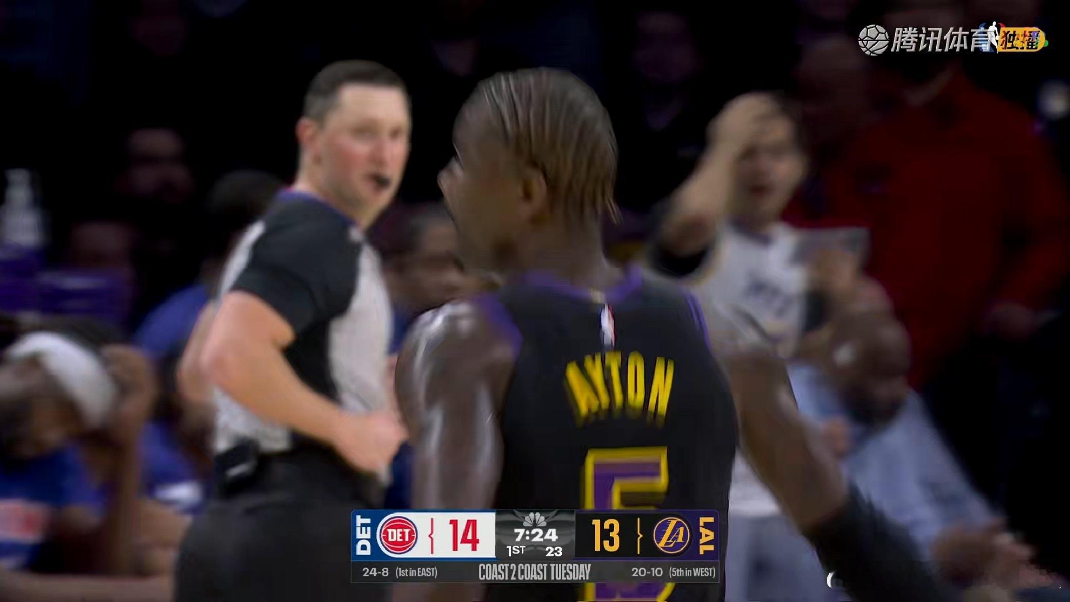 东契奇一条龙助攻艾顿扣篮 